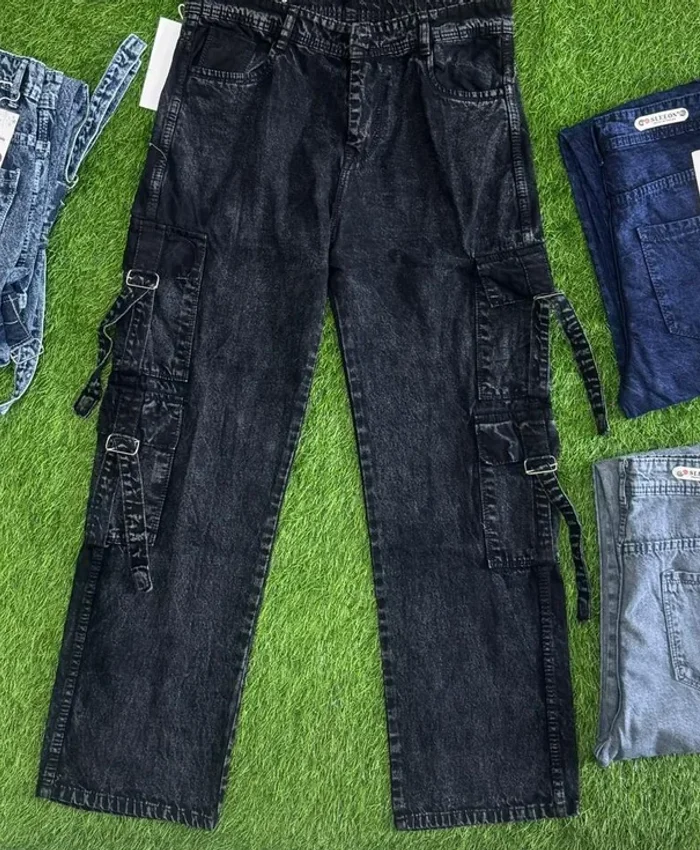 8 Pocket Cargo